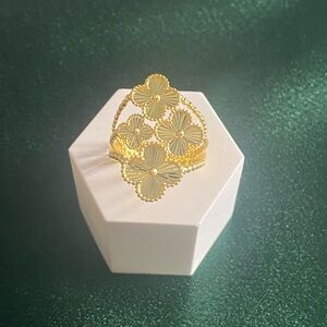 Real 18k saudi gold ring